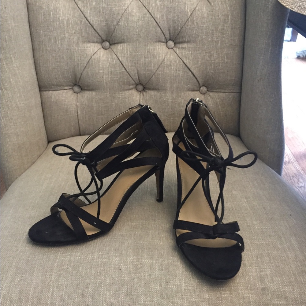 Loft black tie heel size 6